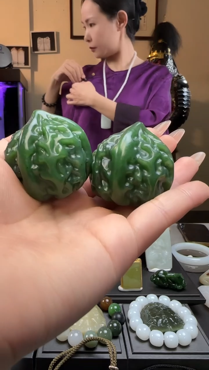 【闪购商品】和田玉碧玉核桃未镶嵌一对