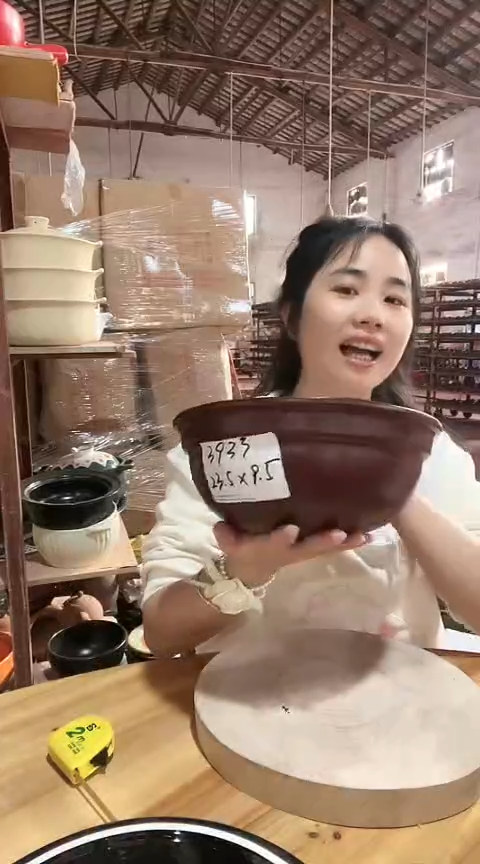 陶3933瑕疵咖色砂锅碗不带盖不圆