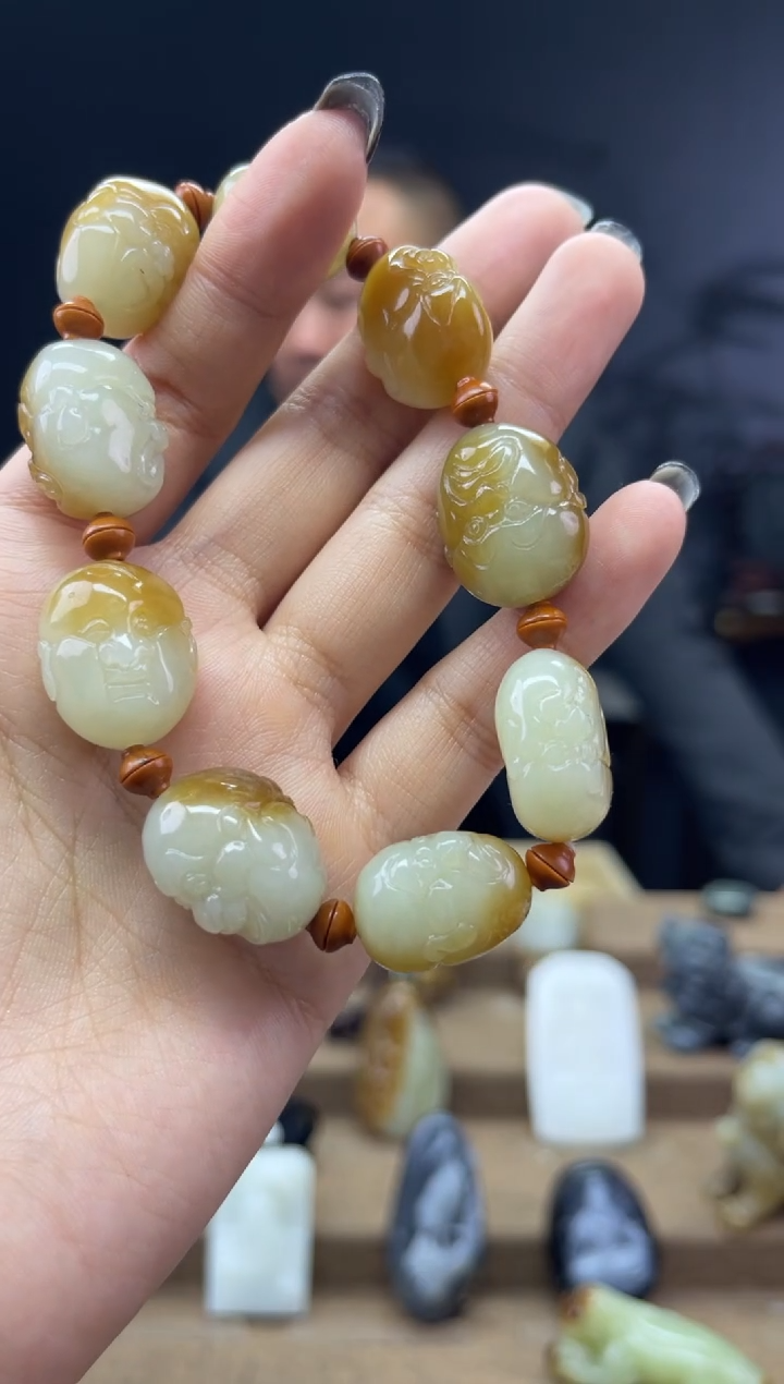 颈饰未镶嵌和田玉1