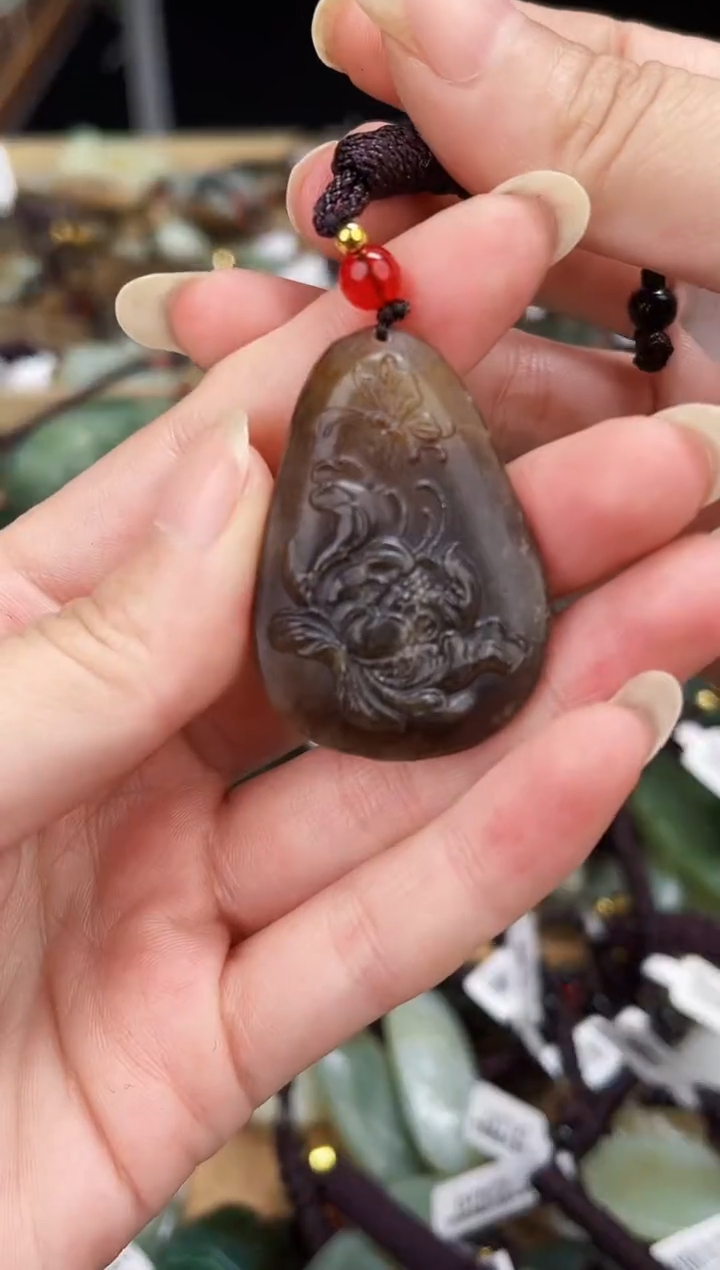 颈饰未镶嵌和田玉1