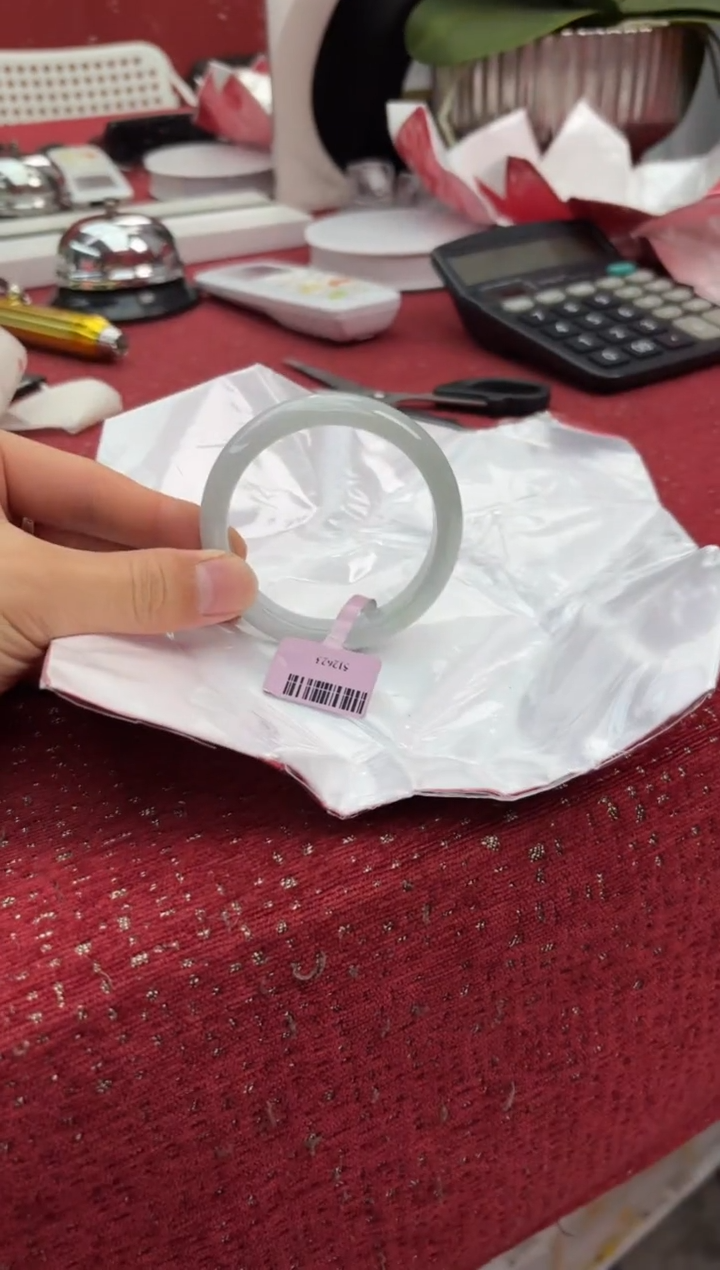 【闪购商品】翡翠手镯未镶嵌19手镯