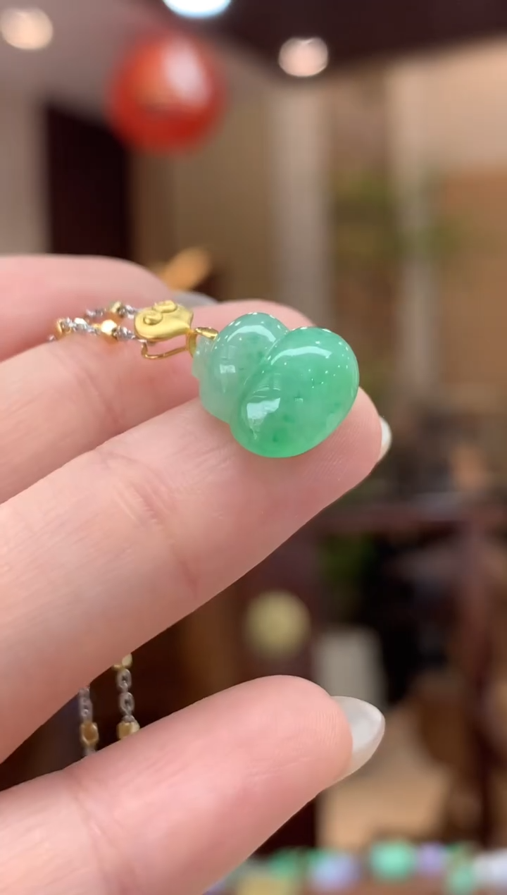 翡翠18K金镶嵌吊坠(不含链)葫芦