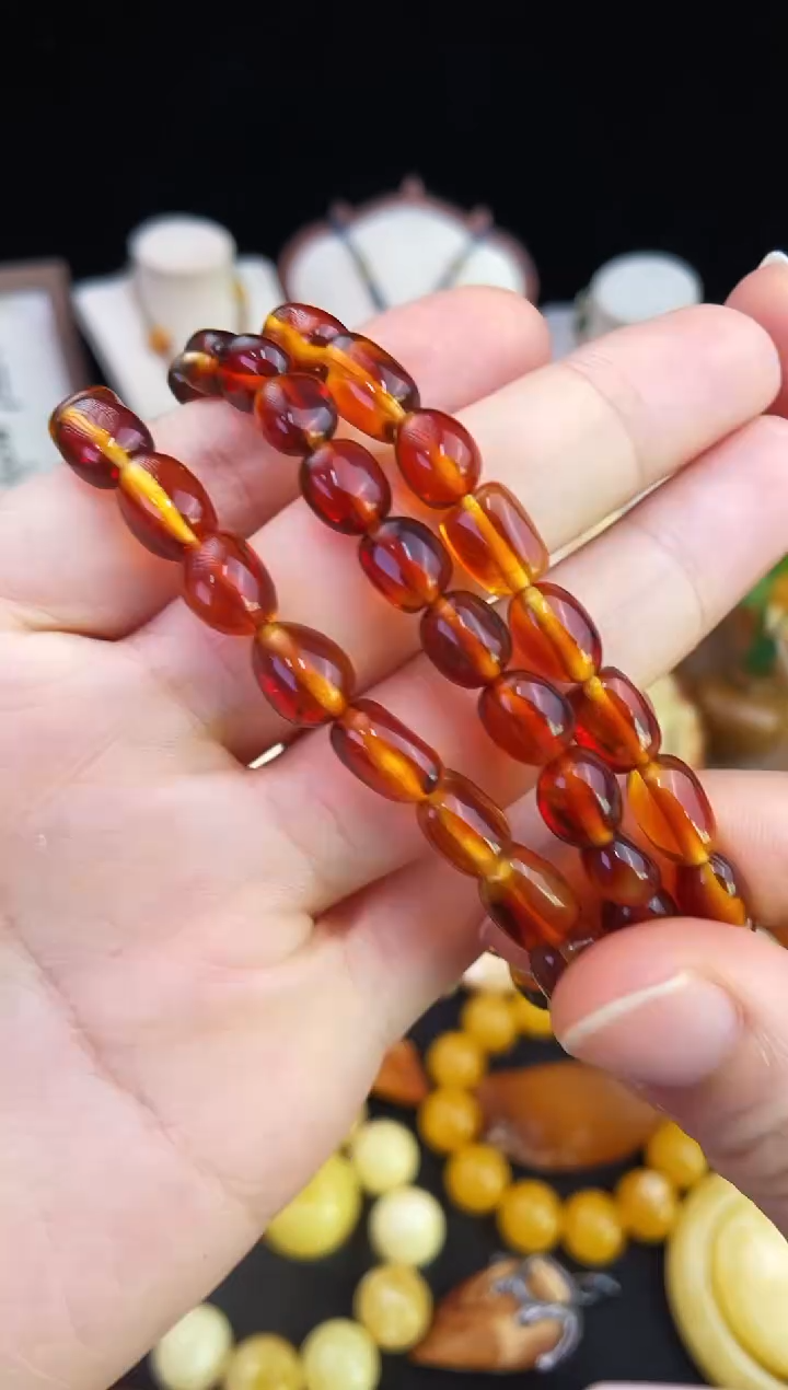 琥珀未镶嵌珠宝奇石多样性发其一
