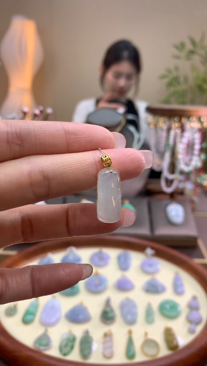 翡翠18K金镶嵌颈饰竹节