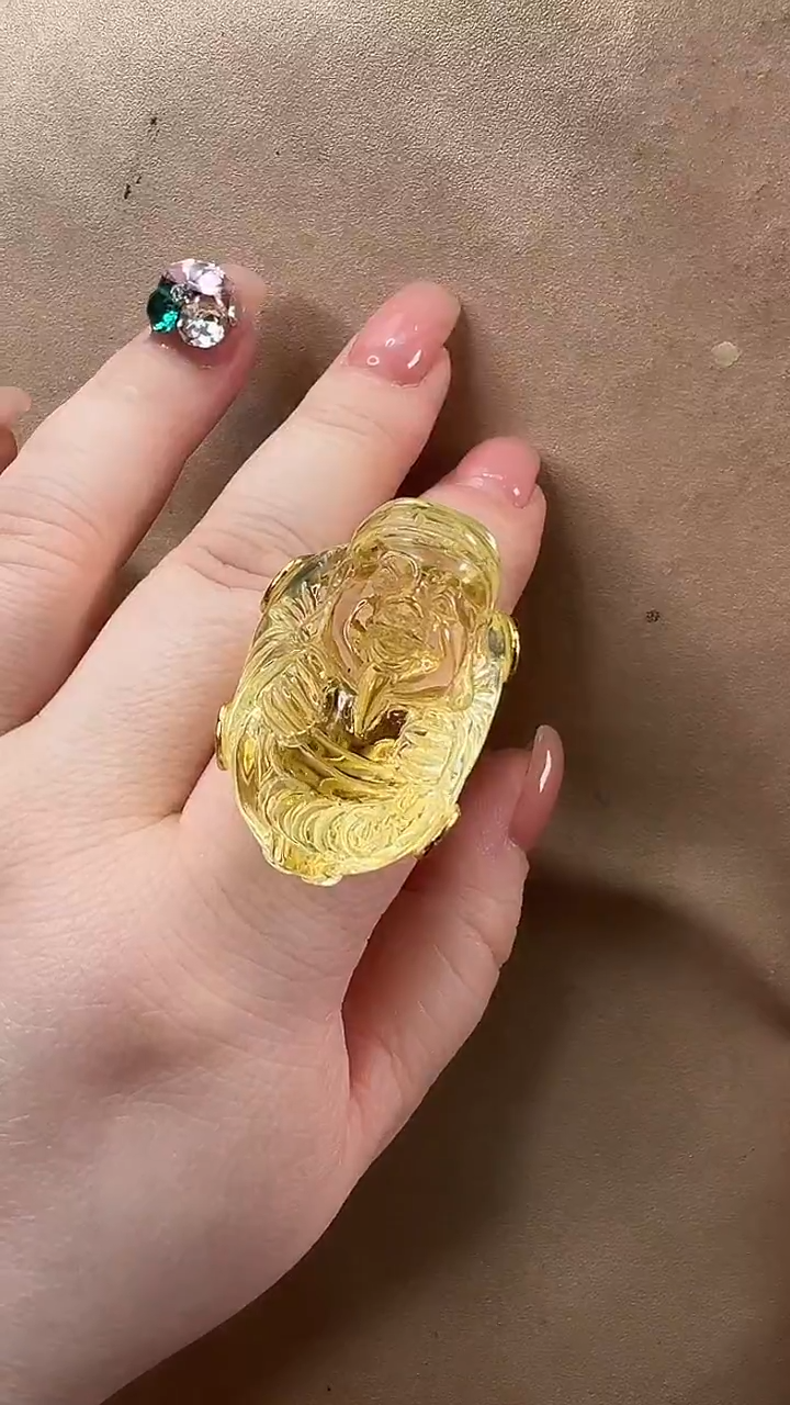 琥珀颈饰未镶嵌戒指