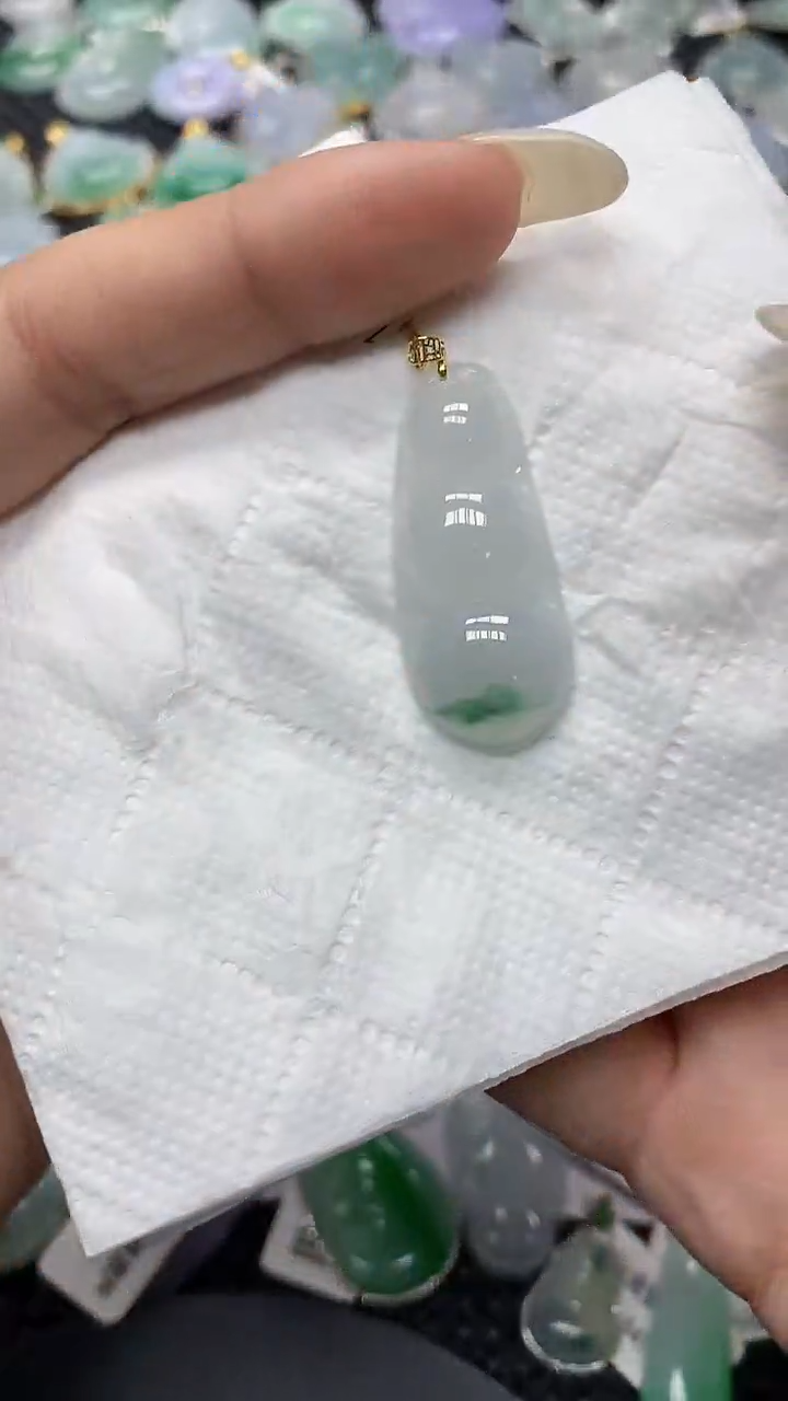 颈饰18K金镶嵌翡翠11111111111