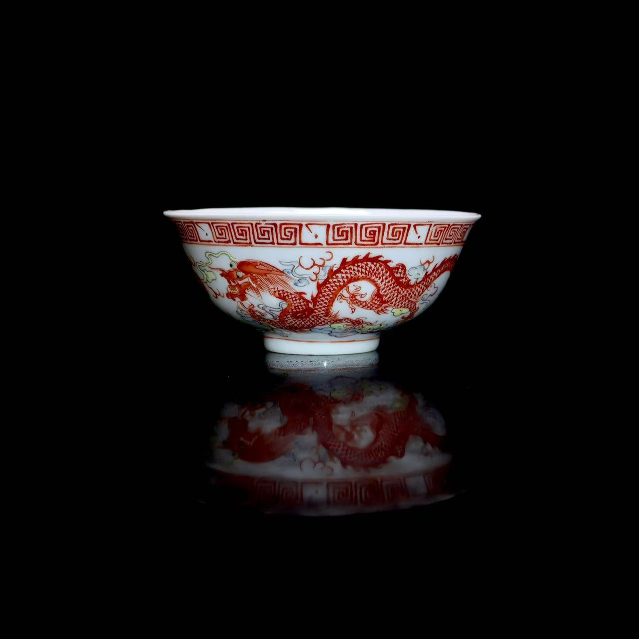 15: 民国粉彩龙凤纹碗