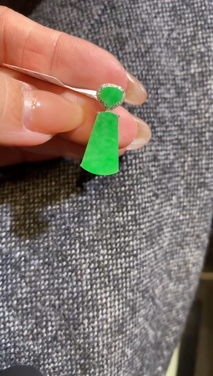 吊坠(不含链)18K金镶嵌翡翠无事牌