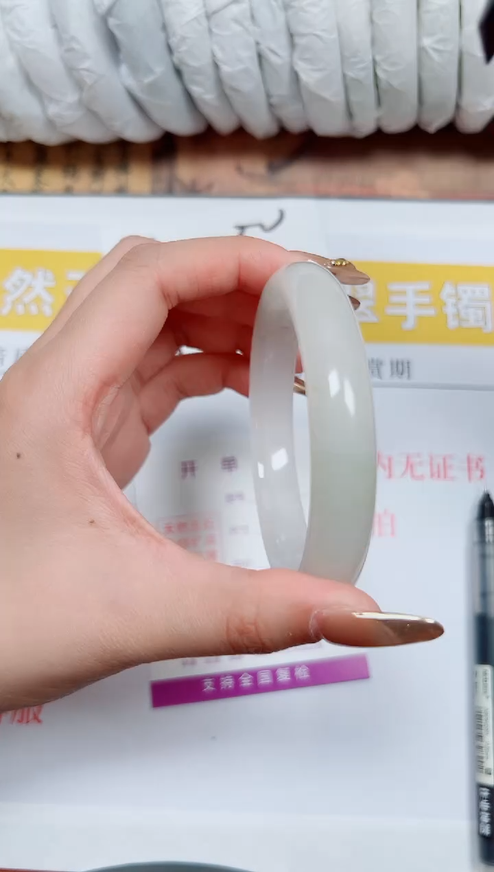 【闪购商品】石英质玉手镯未镶嵌K40-58