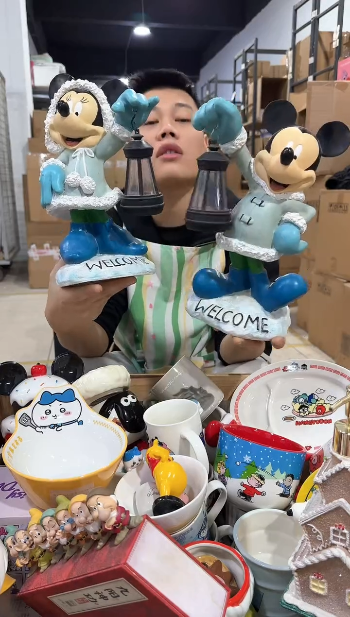 瓷片米奇米妮冬季提灯摆件