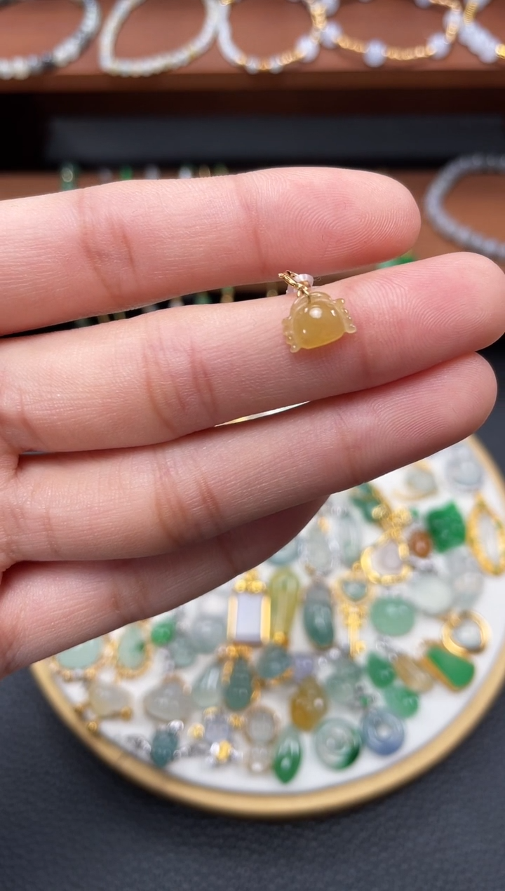 【闪购商品】翡翠吊坠(不含链)18K金镶嵌一个   JK124