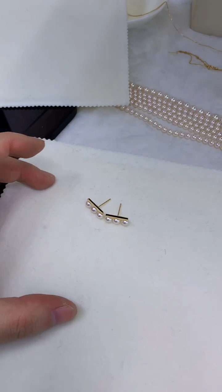 18K金镶嵌饰品海水珍珠5-6三珠平衡木耳钉