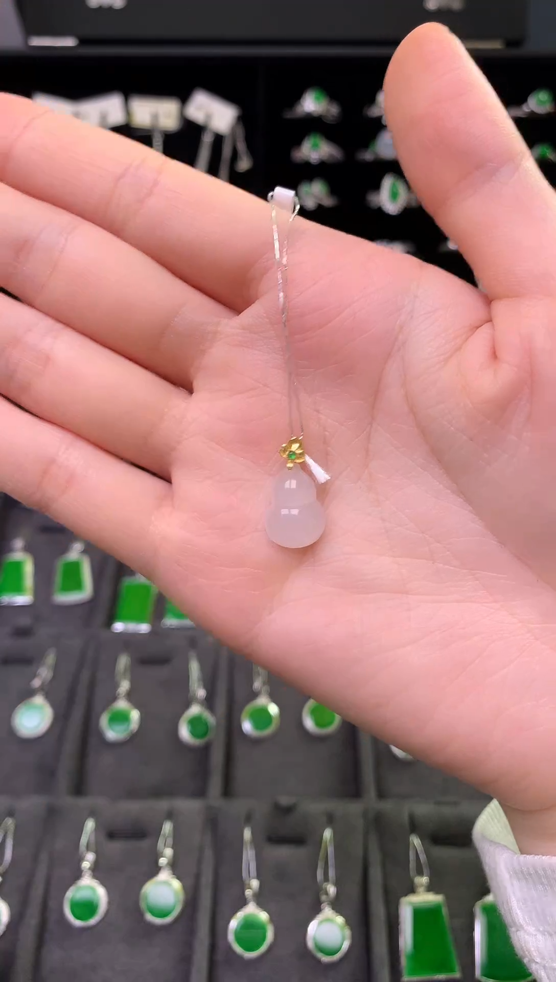 颈饰未镶嵌翡翠吊坠