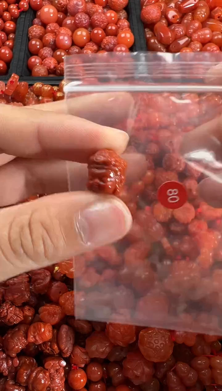 【闪购商品】南红玛瑙颈饰未镶嵌1