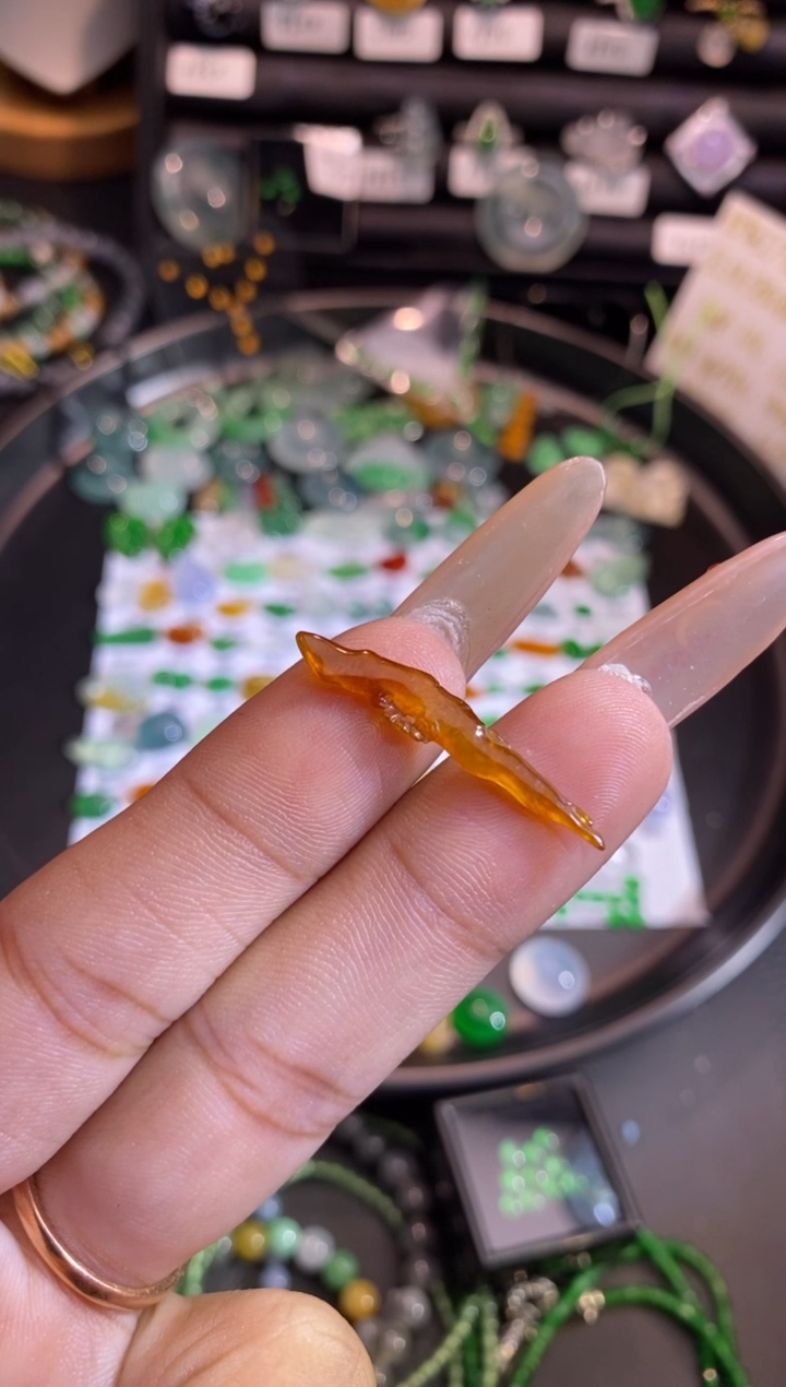 【闪购商品】翡翠挂件未镶嵌花枝