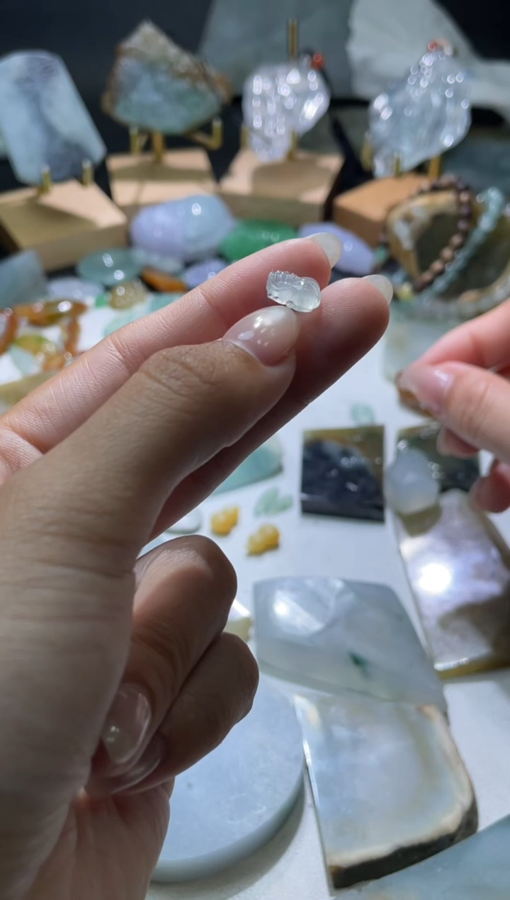 未镶嵌定制翡翠貔貅