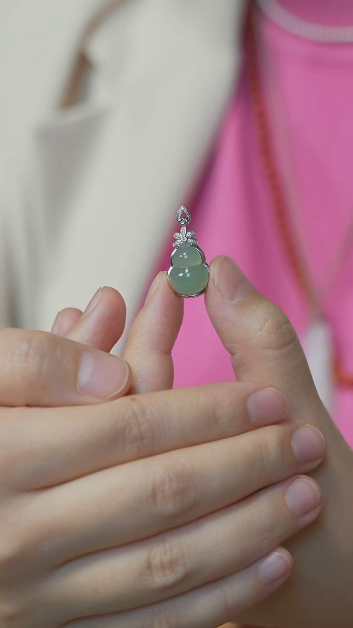 吊坠(不含链)18K金镶嵌翡翠AA/翡翠吊坠（葫芦）