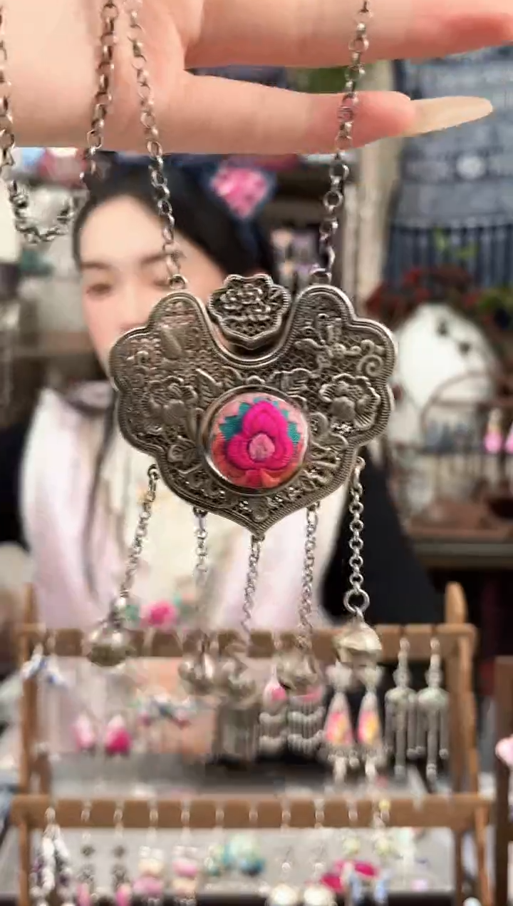 织绣民族风非遗老绣苗银饰品664