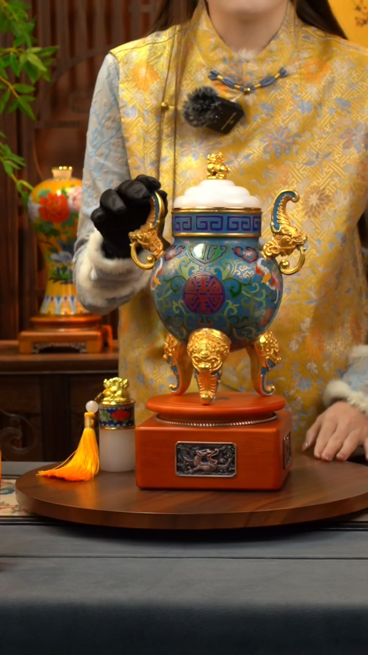 铜景泰蓝聚福添寿香炉  大师作品