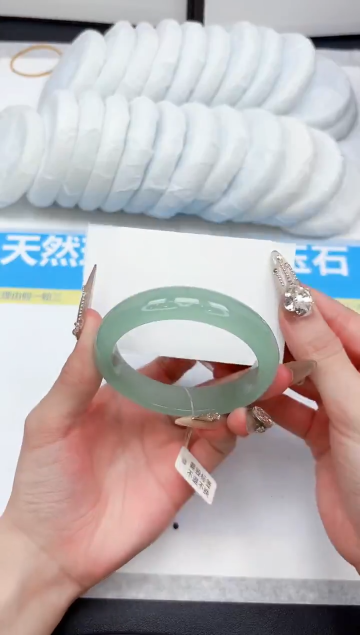 未镶嵌手镯石英质玉76-57.0