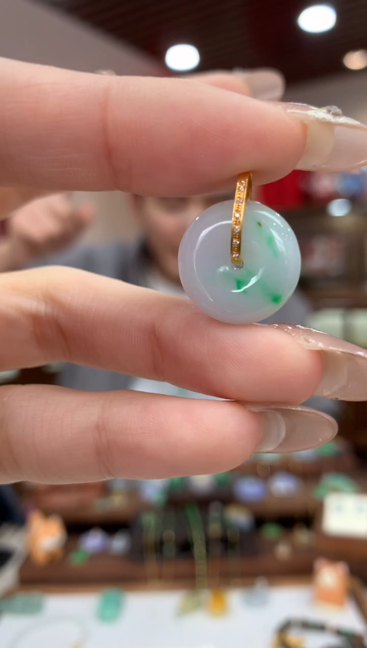 【闪购商品】翡翠吊坠(不含链)18K金镶嵌平安扣