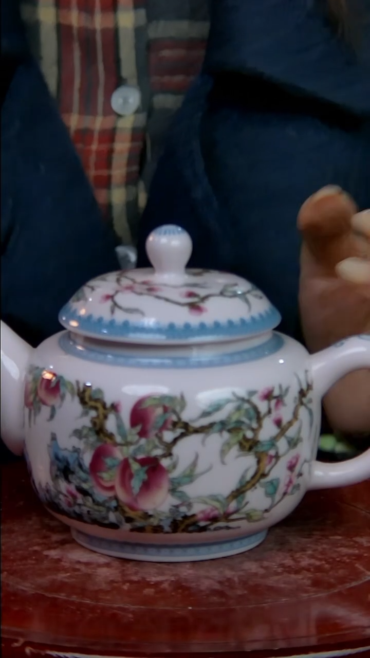 摆件陶稀土寿桃壶