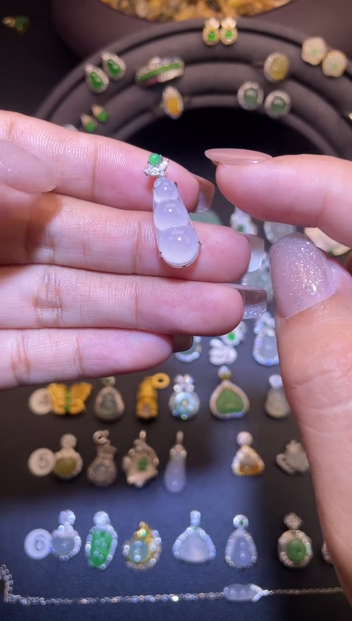 吊坠(不含链)18K金镶嵌翡翠1