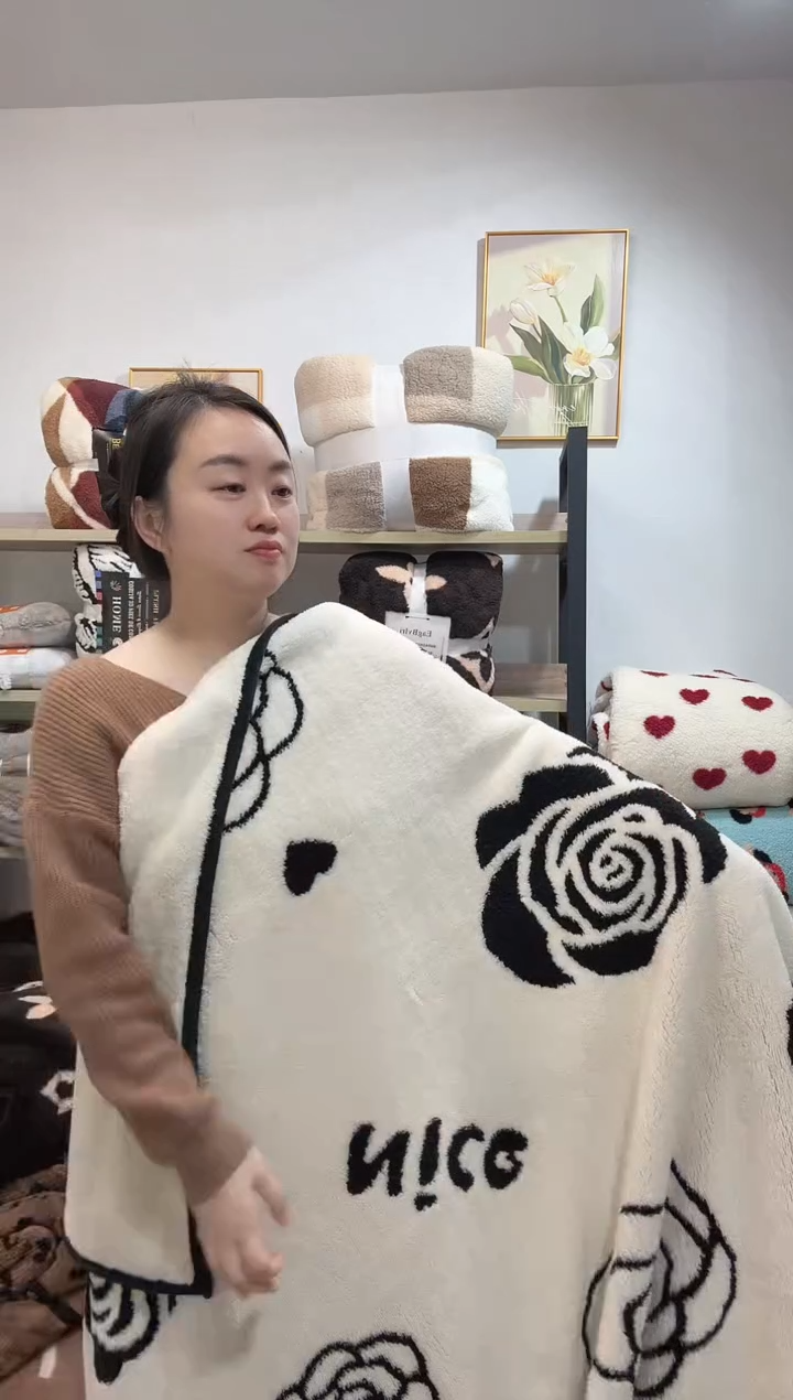 聚酯纤维200*230山茶花双层毯