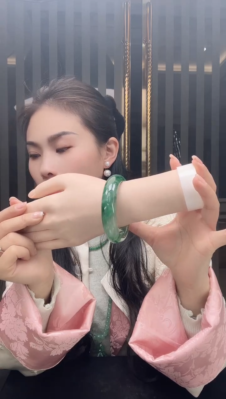 未镶嵌手镯石英质玉14