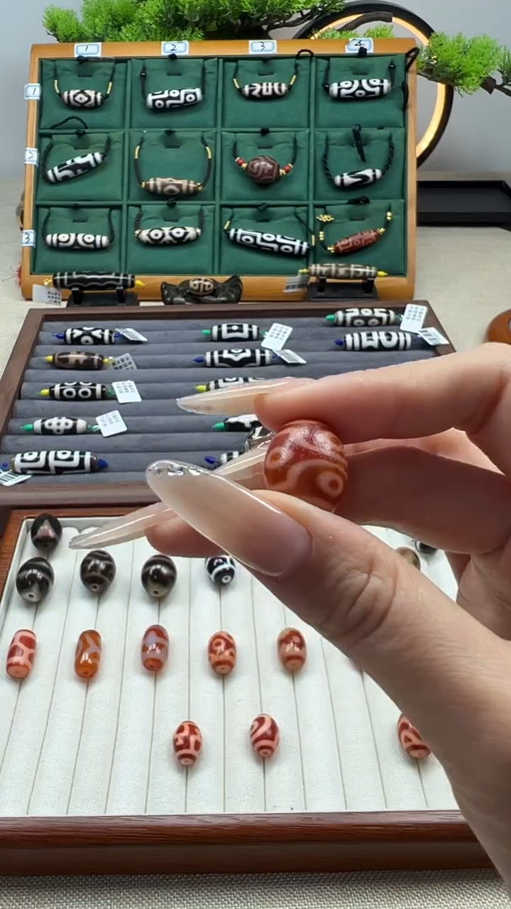 玛瑙/玉髓（覆膜）颈饰未镶嵌21微瑕随机发货