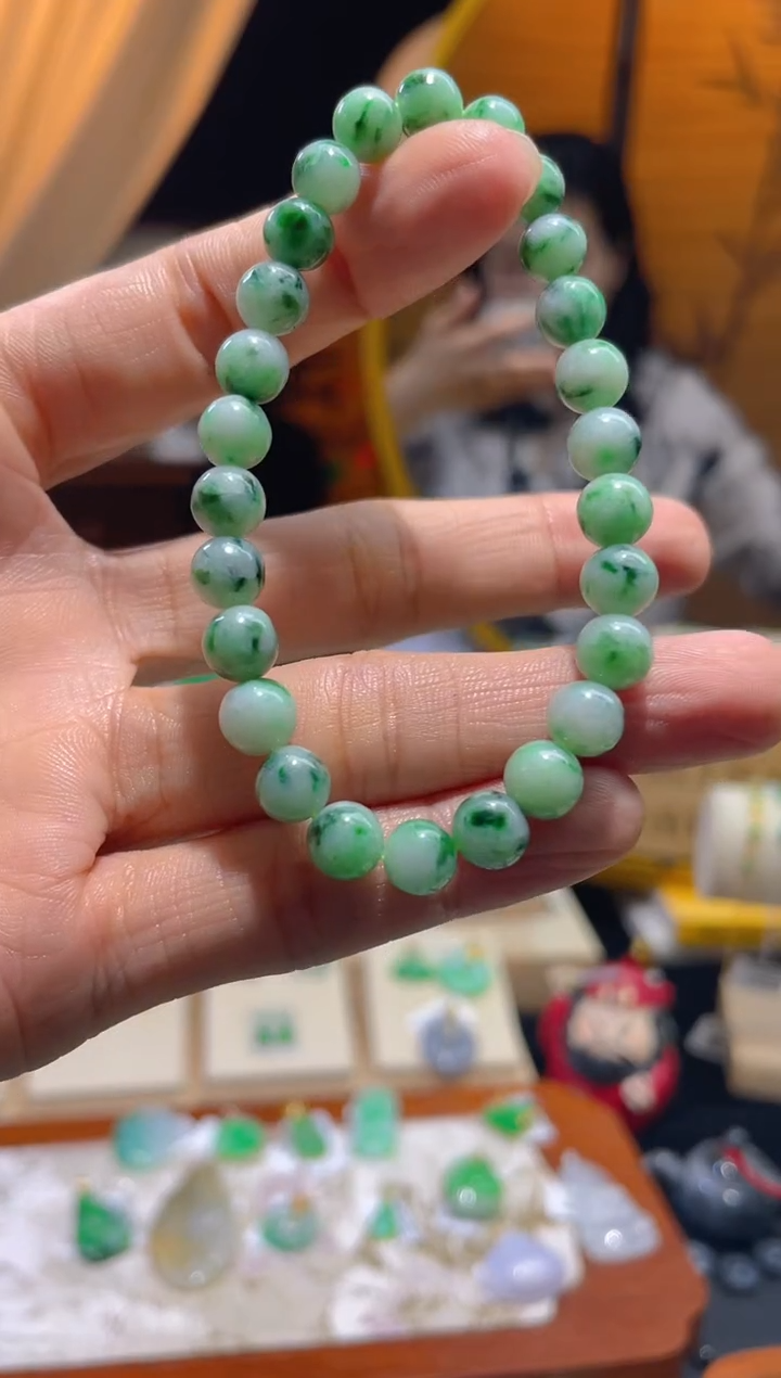 【闪购商品】翡翠颈饰未镶嵌假一赔三