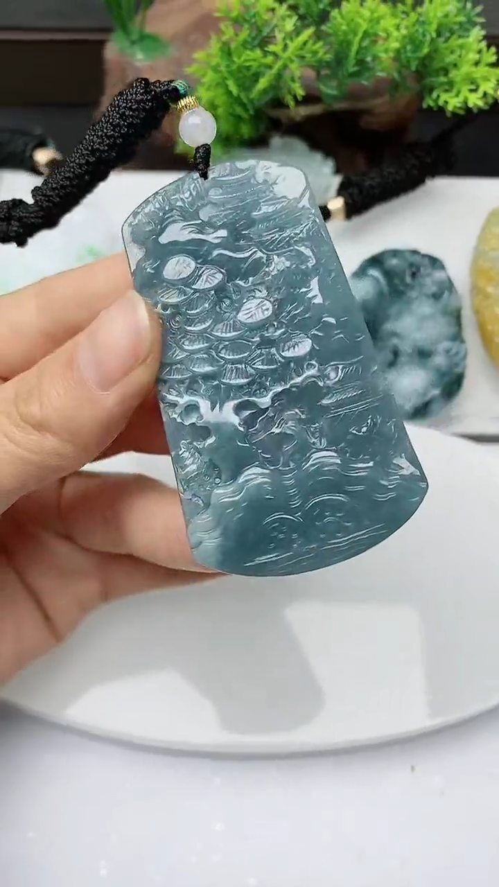 【闪购商品】翡翠颈饰未镶嵌          