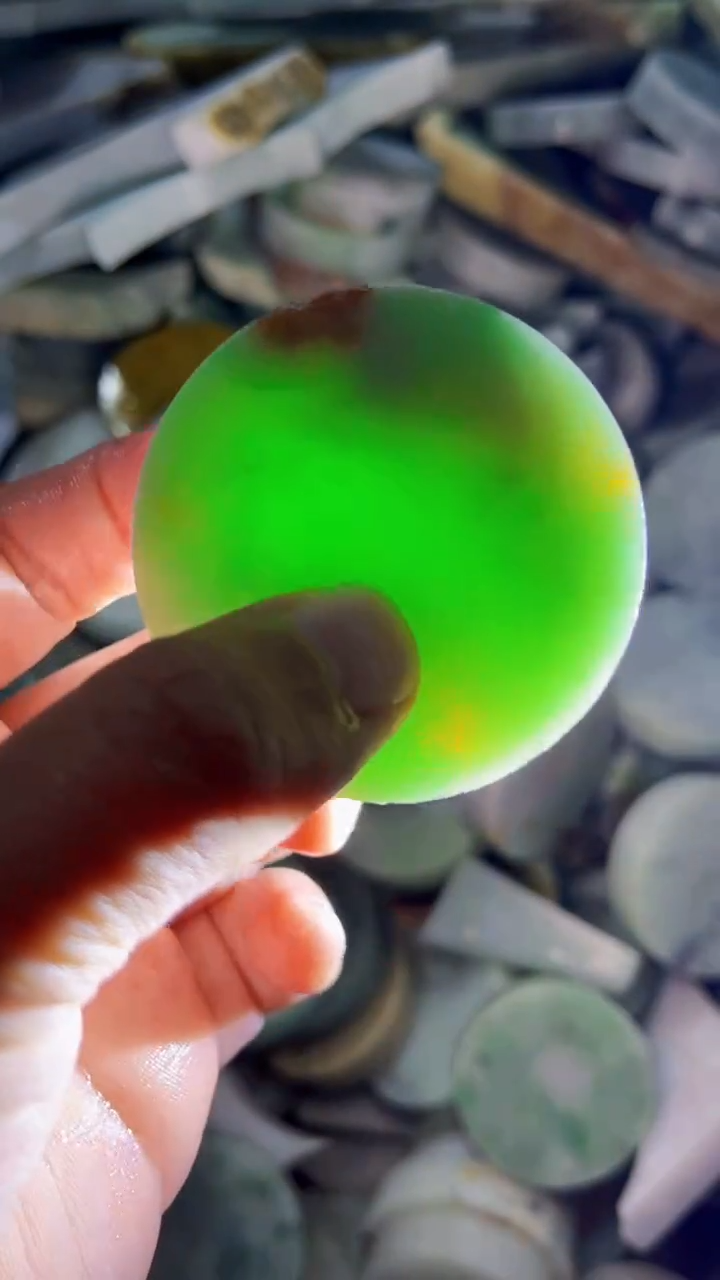 【闪购商品】翡翠挂件未镶嵌A货康壹195