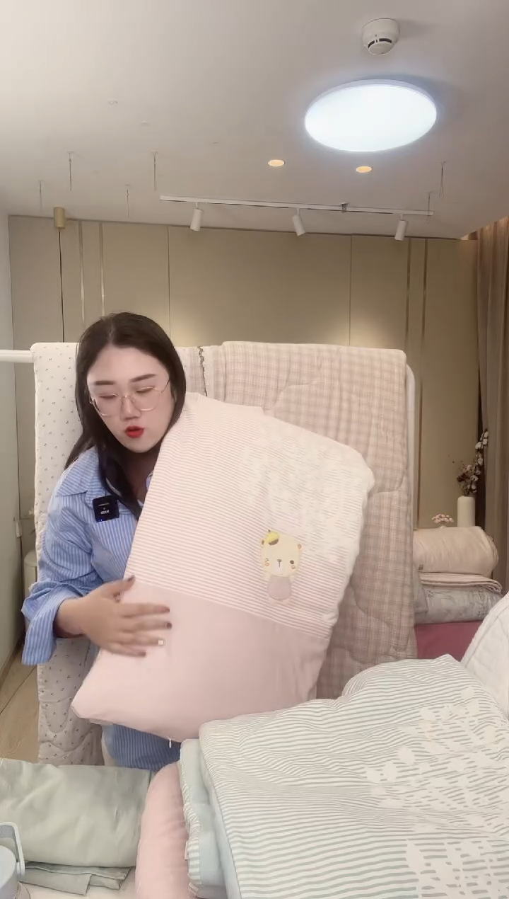 棉花嘻*哈厚棉脱胆方被（缤纷果多）虾粉 100*100cm