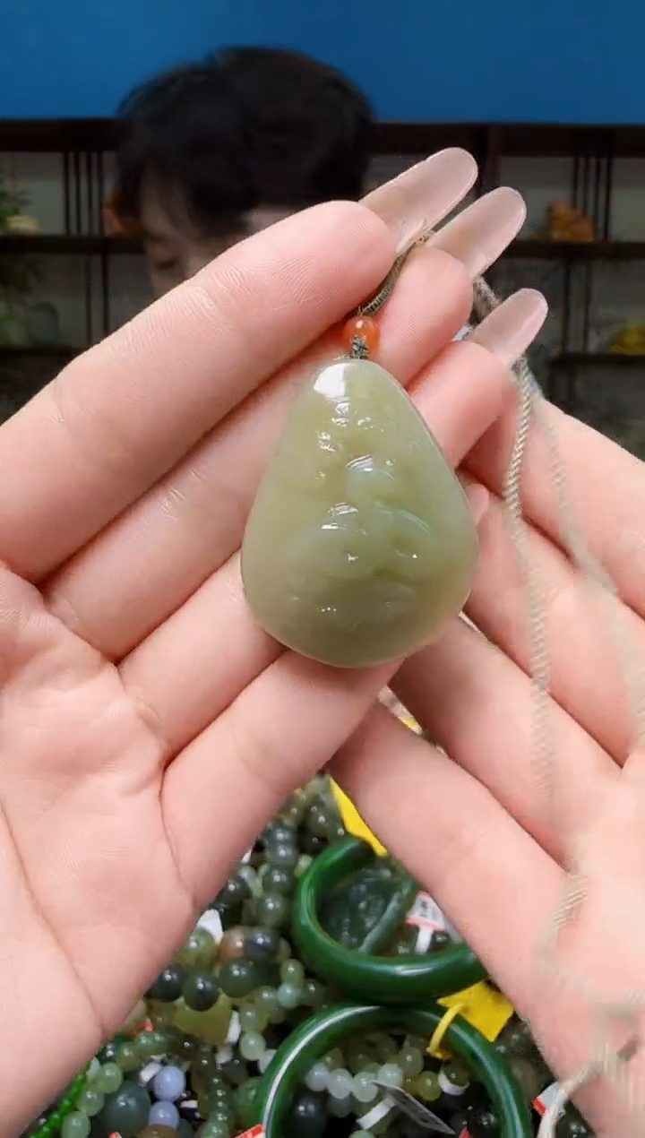 颈饰未镶嵌和田玉1