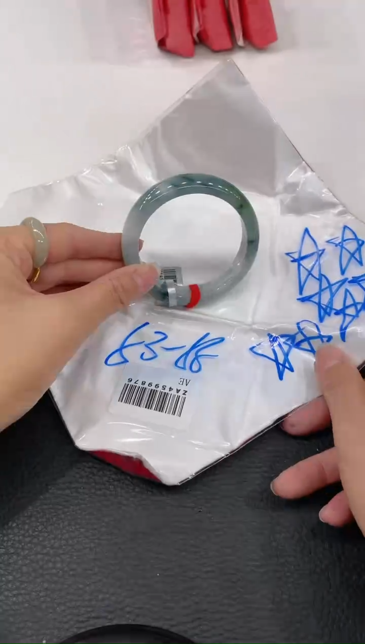 【闪购商品】翡翠手镯未镶嵌手镯