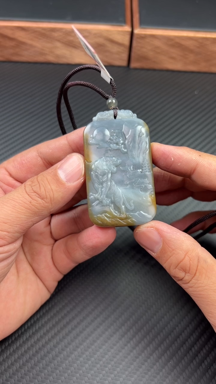 【闪购商品】和田玉吊坠(赠链)未镶嵌若羌微色差