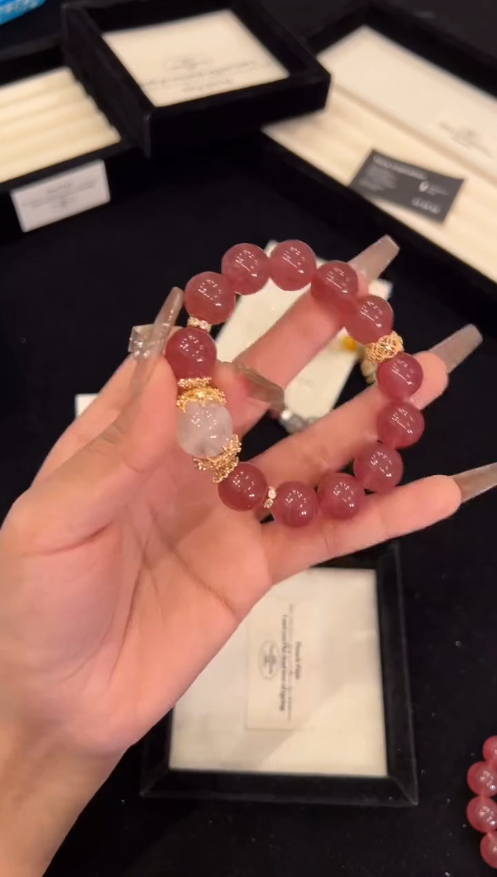 【闪购商品】水晶手链合金草莓晶手链x1399