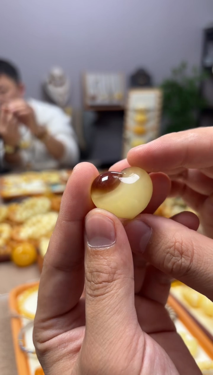 【闪购商品】蜜蜡裸石未镶嵌爱心