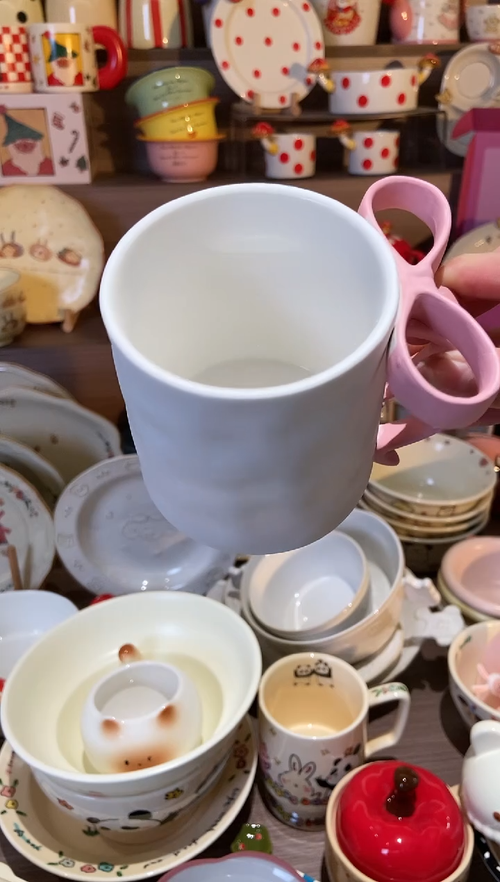 【闪购商品】瓷深粉色蝴蝶结杯子