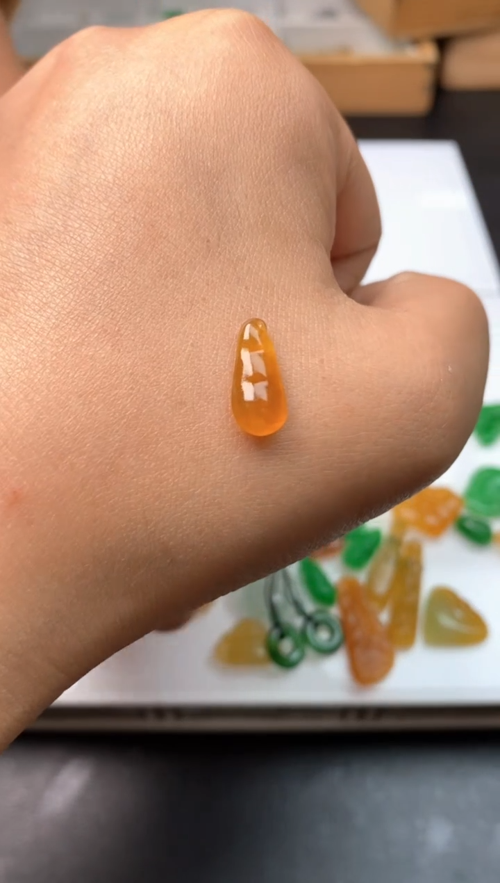 定制翡翠未镶嵌翡翠毛货发货发一个