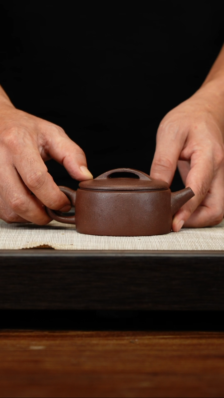 茶壶紫砂四底汉瓦170