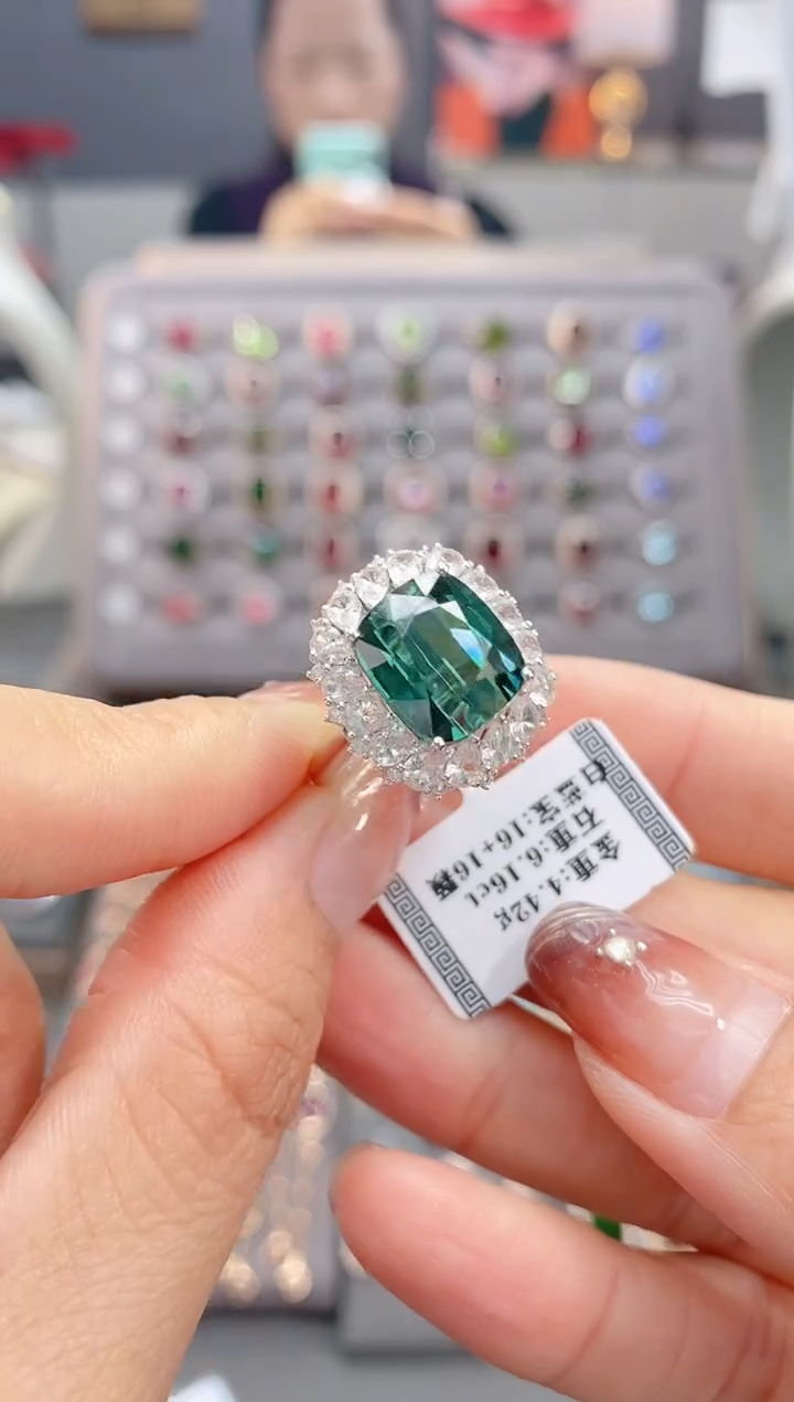 18K金镶嵌戒指碧玺6.16