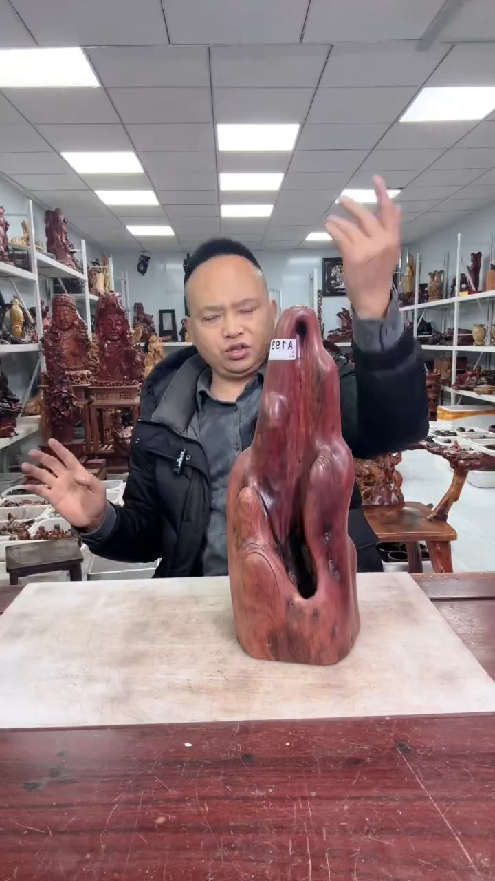 【闪购商品】花梨木类木雕工艺品8888888