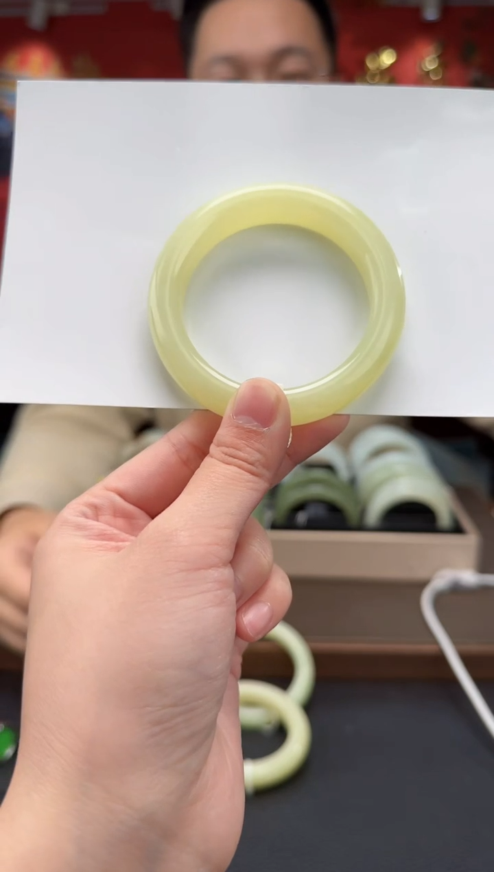 【闪购商品】和田玉.未镶嵌黄口正装镯52-58