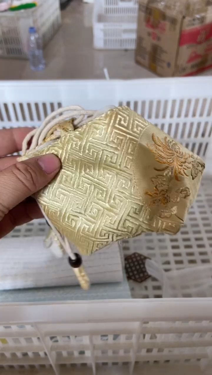 杯无运费险有瑕疵的摄影的产品有使用过的痕迹有点脏介意勿拍