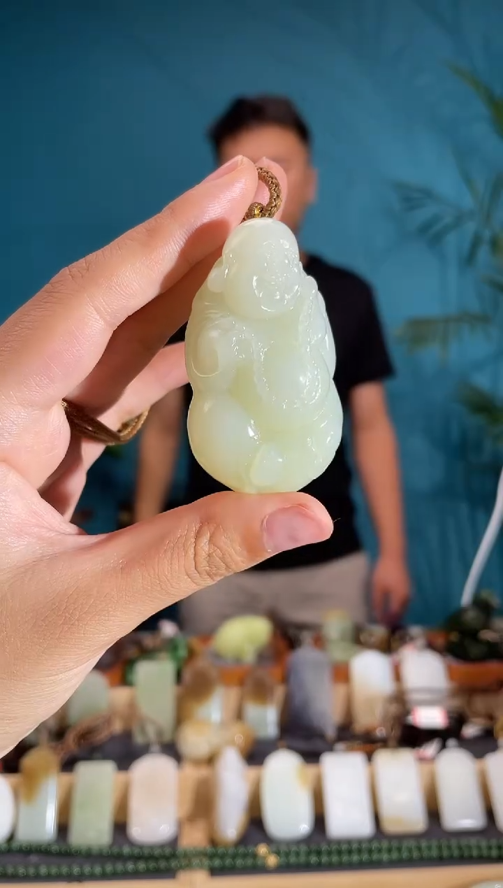 和田玉未镶嵌颈饰1