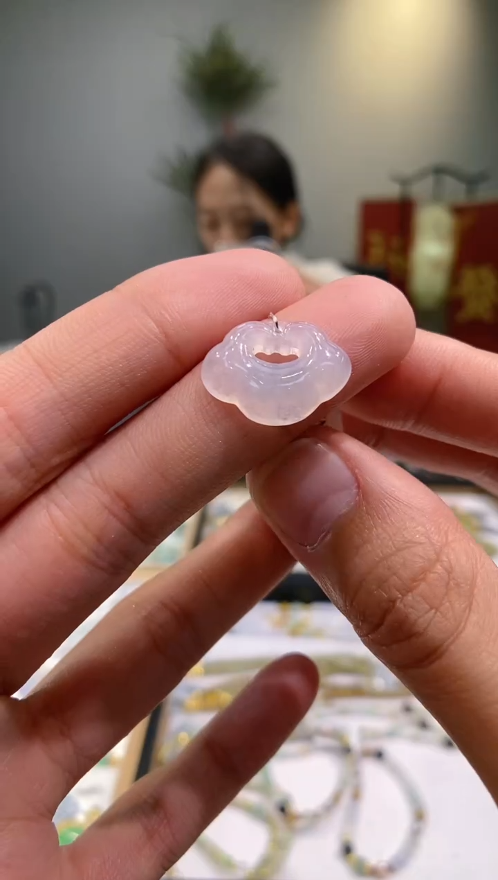 【闪购商品】翡翠吊坠(不含链)未镶嵌如意锁