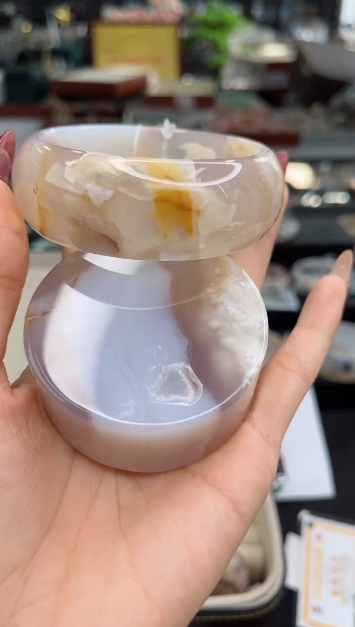 【闪购商品】石英质玉手镯未镶嵌61圈口（赠品镯心）3510142