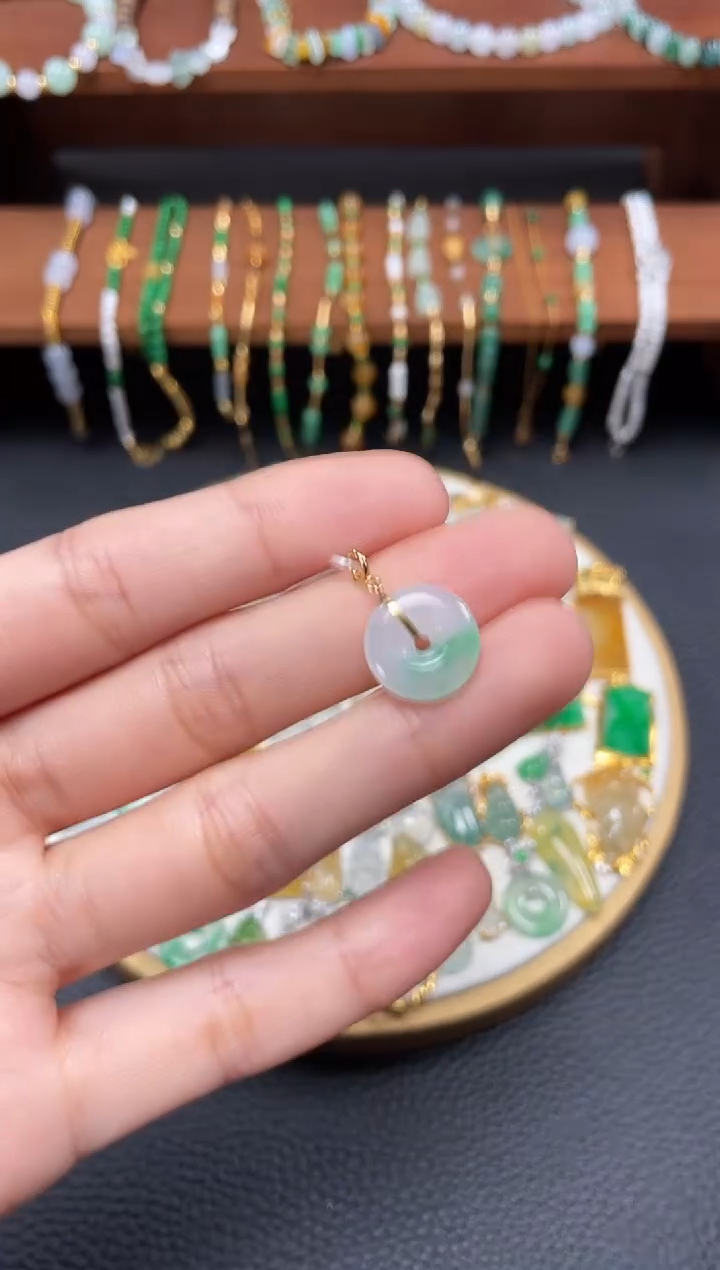 【闪购商品】翡翠吊坠(不含链)18K金镶嵌一个   JK681